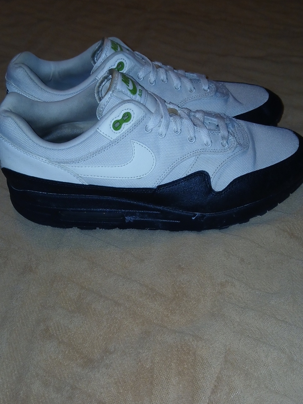 Nike Mens Airmax 1 Chlorophyll Summit White & Black Sneakers       Sz: 12